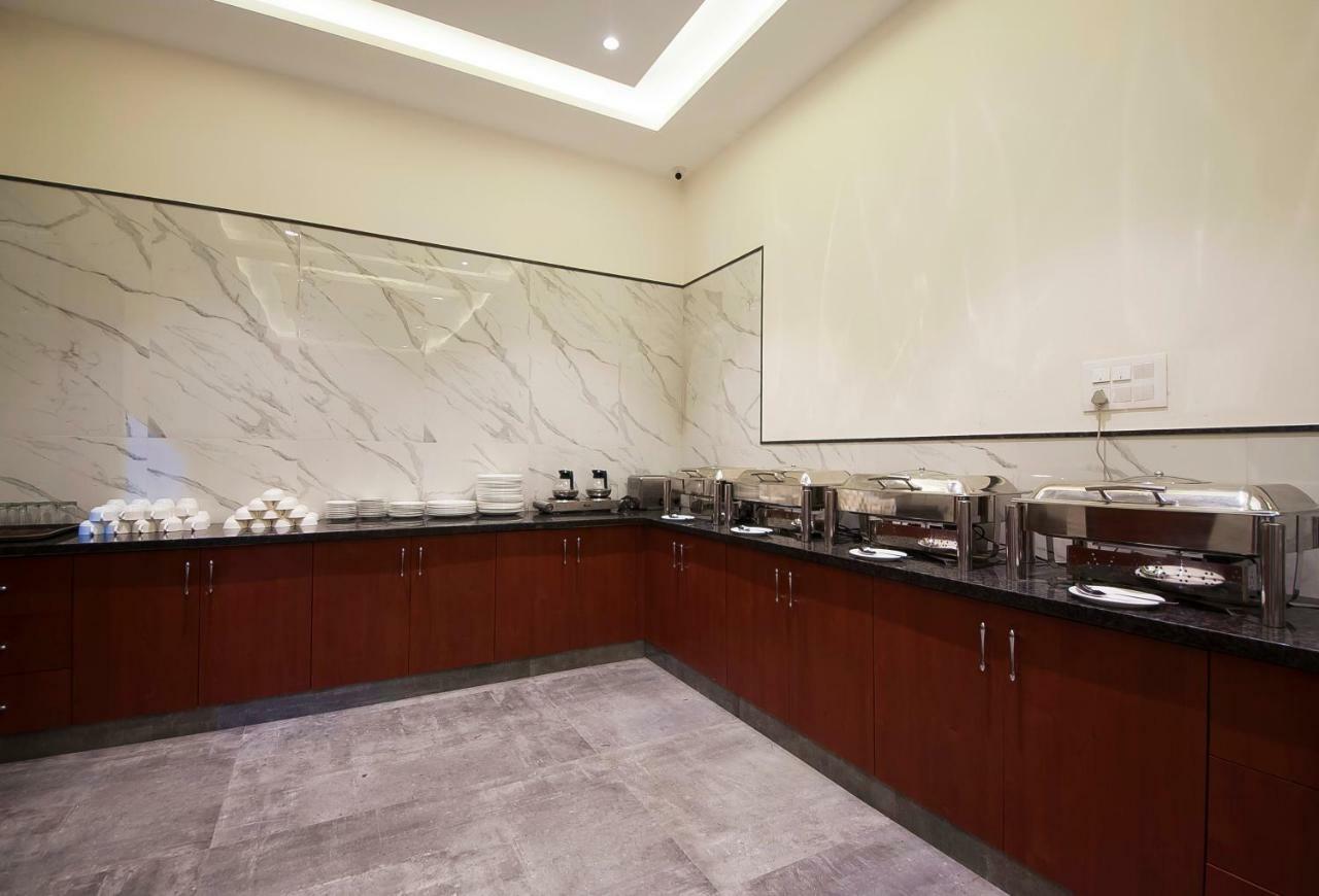 Hotel Z Suites- Delhi Igi Airport Nové Dillí Exteriér fotografie